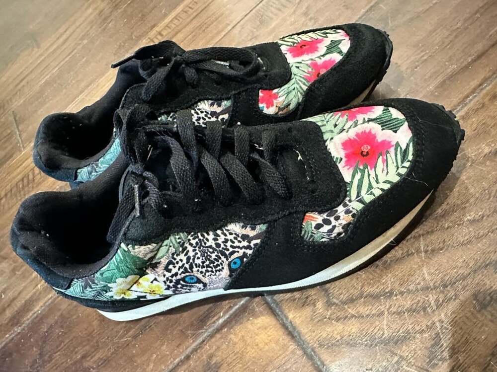 Inkkas Spirit Bear Jogger Sneakers Black Floral Jungle Size 7